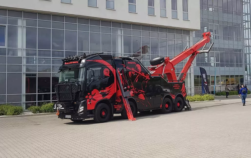 holownik Volvo FH16 'Ninja'